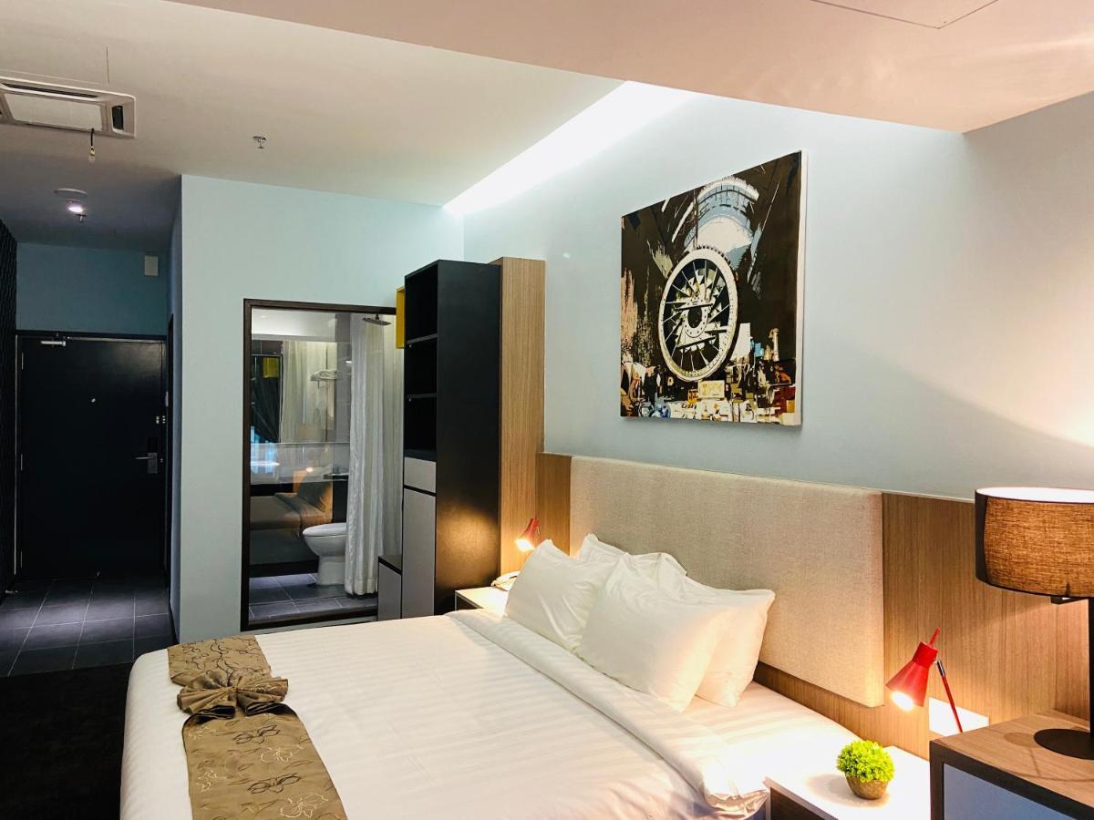Glex Hotel Signature Johor Bahru Buitenkant foto