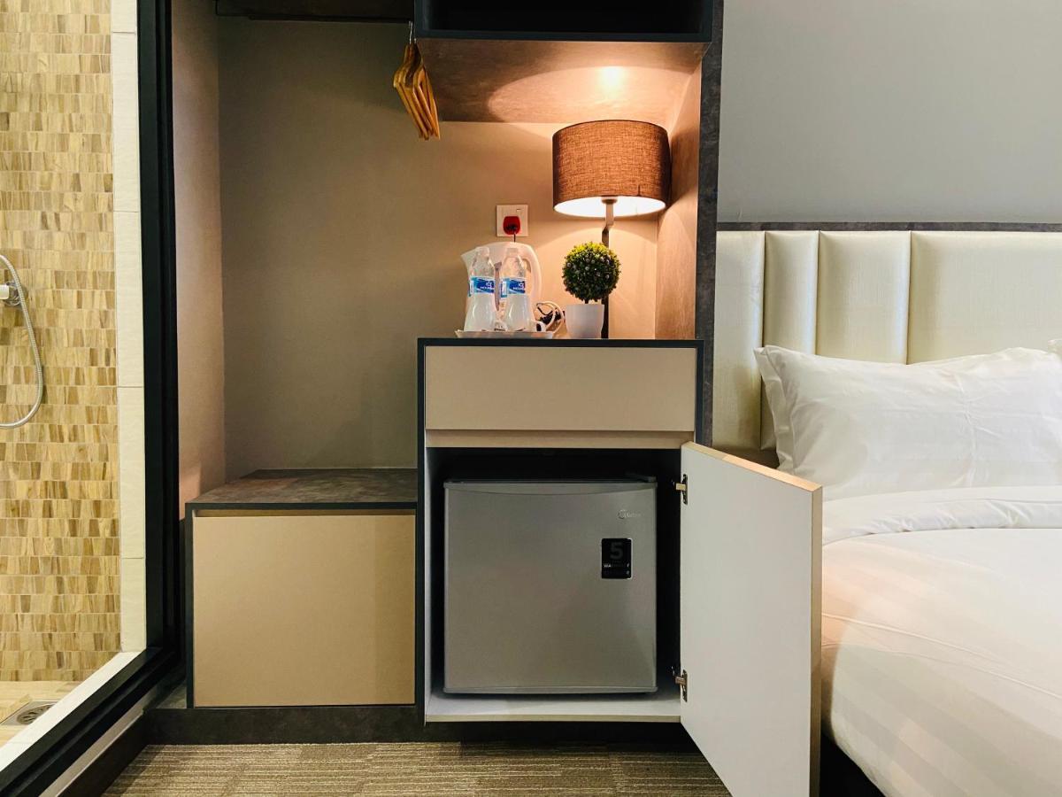 Glex Hotel Signature Johor Bahru Buitenkant foto